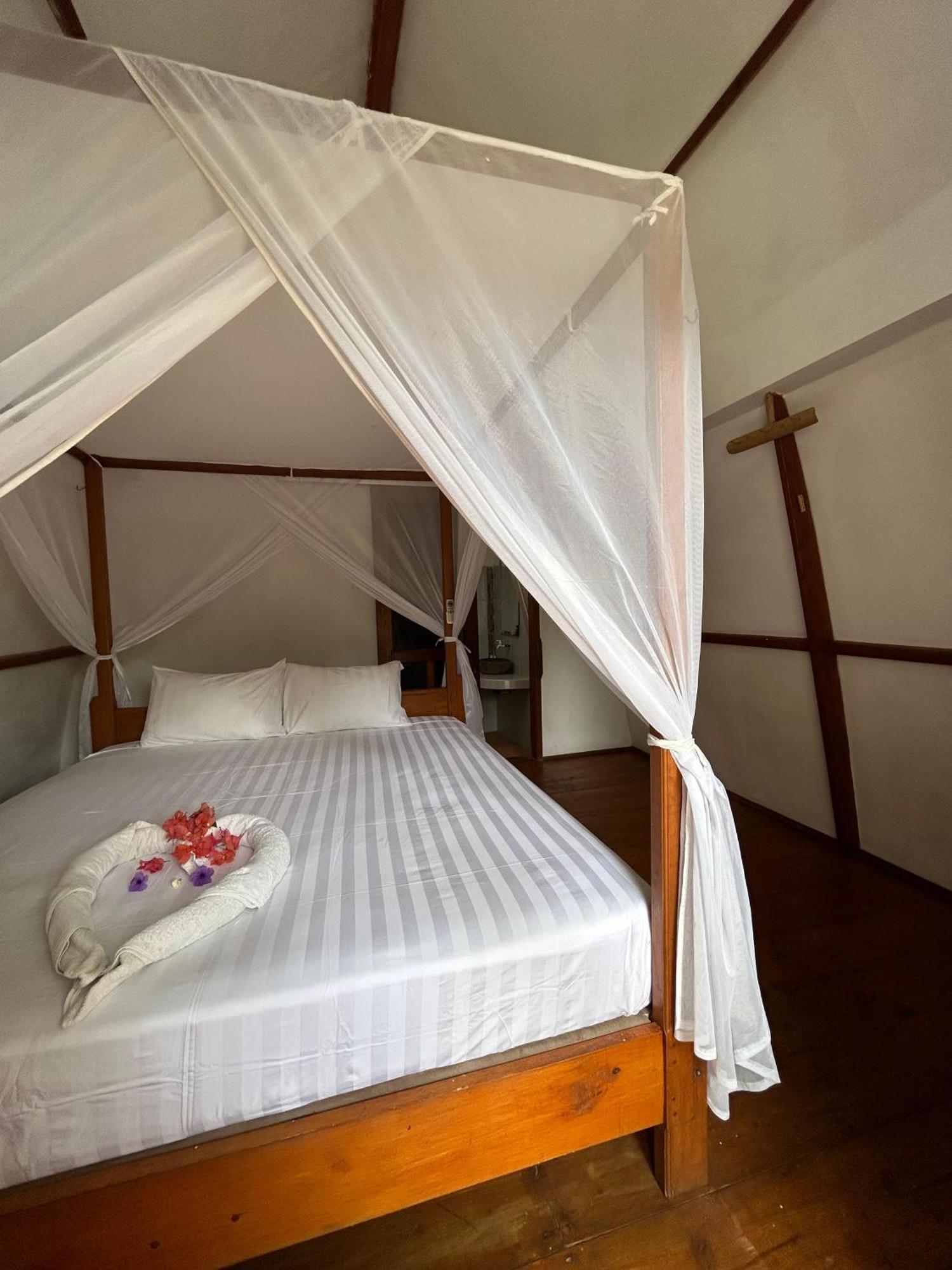 We'Be Cottages Gili Meno Εξωτερικό φωτογραφία